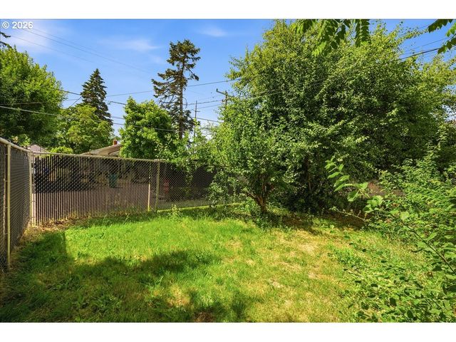 8506 Ne PRESCOTT St, Portland, OR 97220