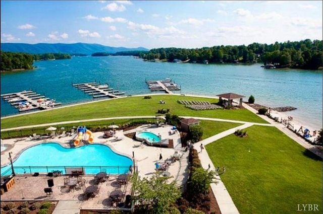 1273 Graves Harbor Trl Apt 3203, Huddleston, VA 24104