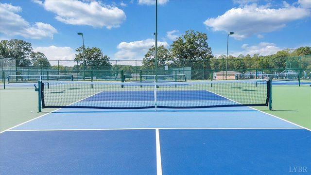 1273 Graves Harbor Trl Apt 3203, Huddleston, VA 24104