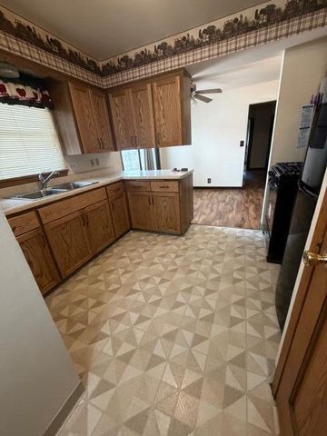 2727 Rosalind AVENUE, Racine, WI 53403