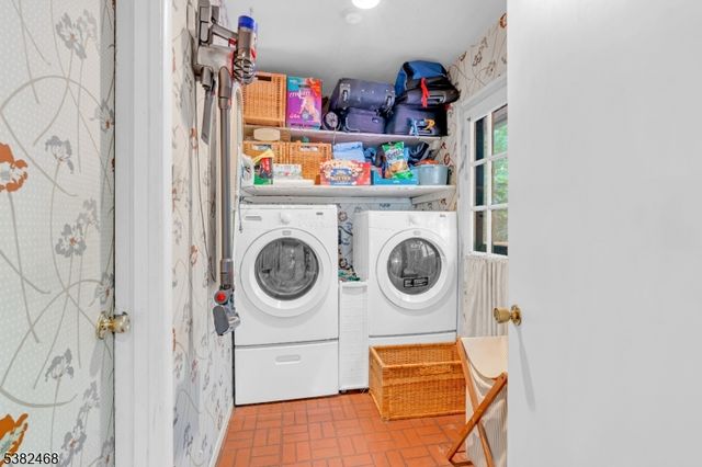 41 Livingston Ln, Manalapan Twp., NJ 07726