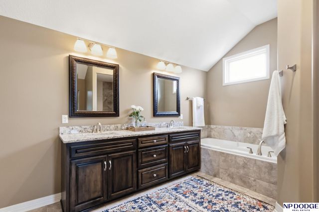 10103 S 125 Street, Papillion, NE 68046