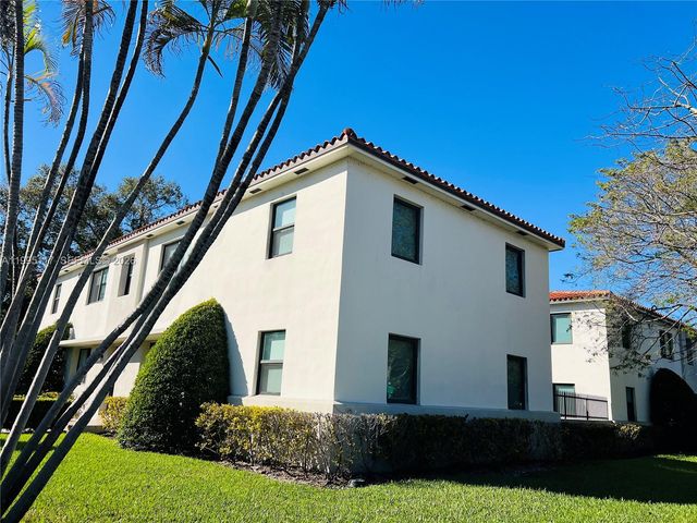 1440 SW 42nd St 4, Miami, FL 33134