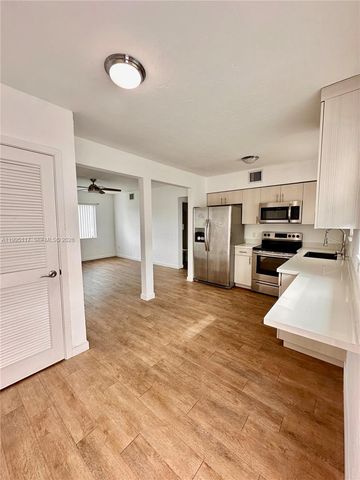 1440 SW 42nd St 4, Miami, FL 33134
