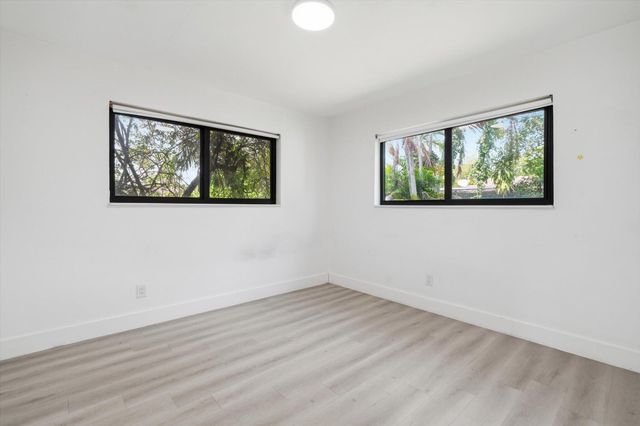21341 NE 25th Court, Miami, FL 33180