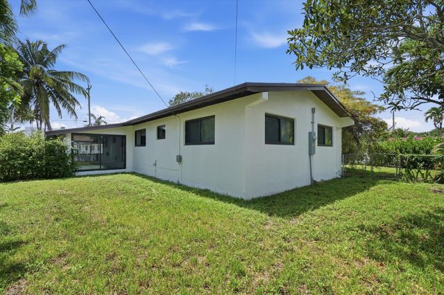 21341 NE 25th Court, Miami, FL 33180