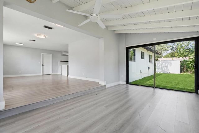 21341 NE 25th Court, Miami, FL 33180