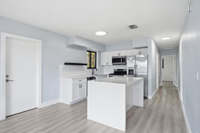 21341 NE 25th Court, Miami, FL 33180