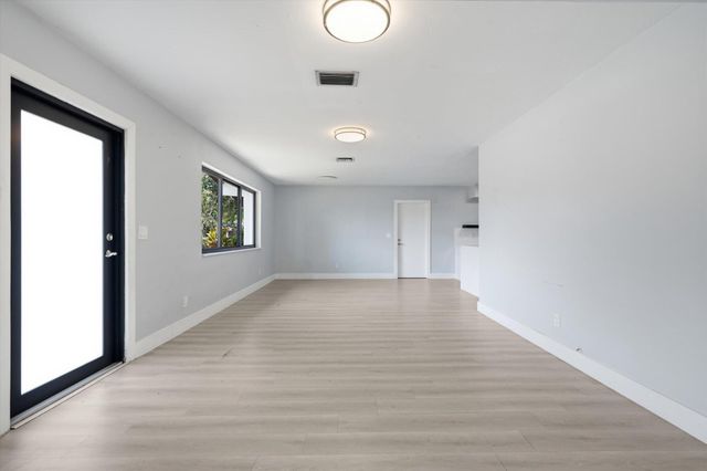 21341 NE 25th Court, Miami, FL 33180
