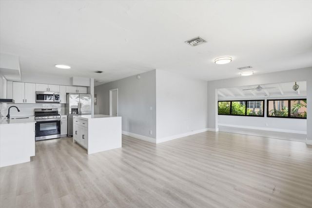 21341 NE 25th Court, Miami, FL 33180