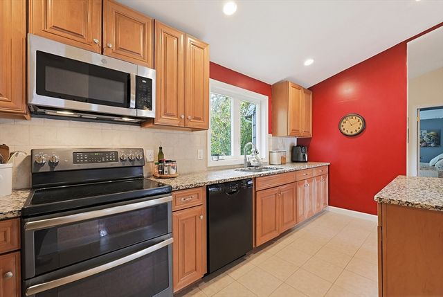 67 Handy St, Attleboro, MA 02703