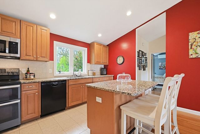 67 Handy St, Attleboro, MA 02703