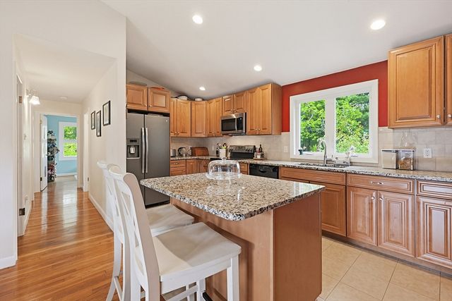 67 Handy St, Attleboro, MA 02703