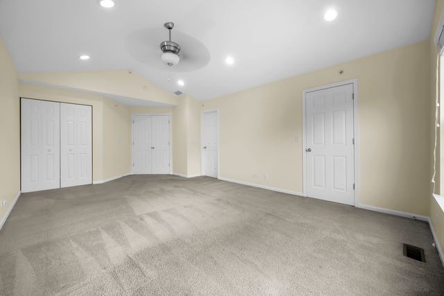 1028 Orchard Pond Court, Lake Zurich, IL 60047