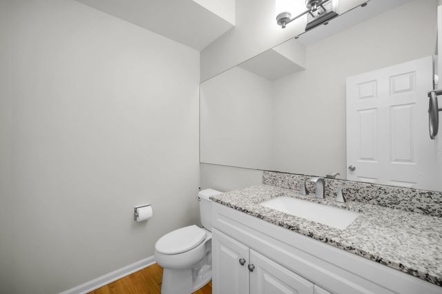 1028 Orchard Pond Court, Lake Zurich, IL 60047