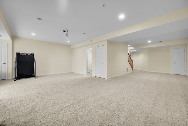 1028 Orchard Pond Court, Lake Zurich, IL 60047