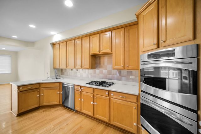 1028 Orchard Pond Court, Lake Zurich, IL 60047