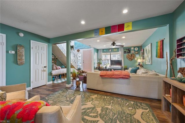 774 Quesnel DR, Virginia Beach, VA 23454