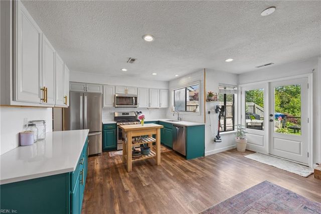 774 Quesnel DR, Virginia Beach, VA 23454