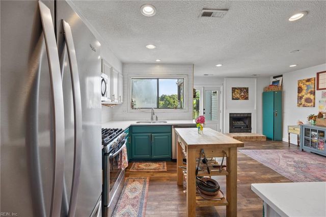 774 Quesnel DR, Virginia Beach, VA 23454