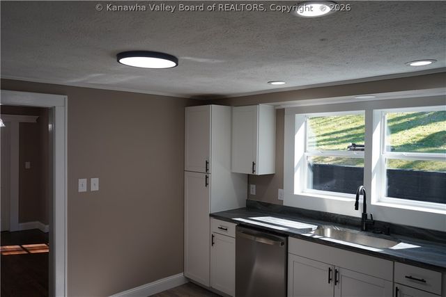 198 Nighbert Avenue, Logan, WV 25601