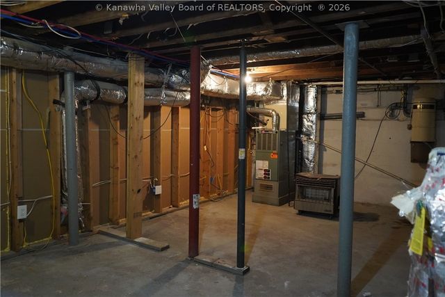 198 Nighbert Avenue, Logan, WV 25601