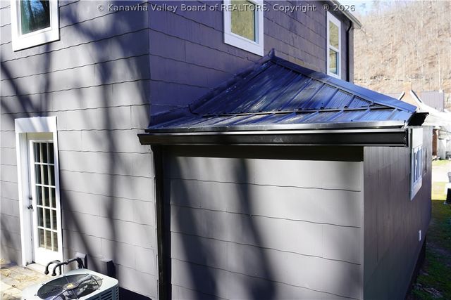 198 Nighbert Avenue, Logan, WV 25601