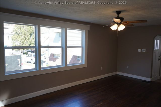 198 Nighbert Avenue, Logan, WV 25601