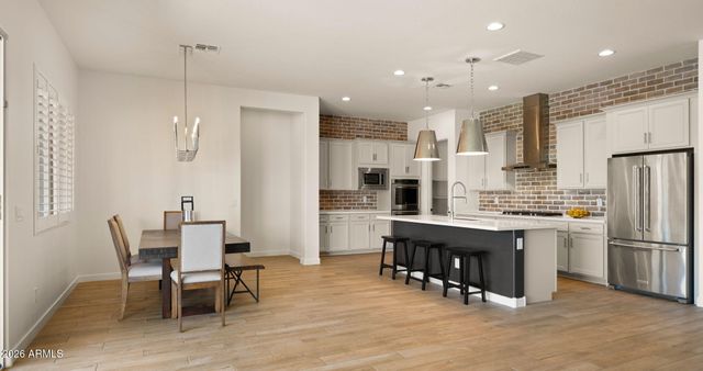 2083 S Emerson Street, Chandler, AZ 85286