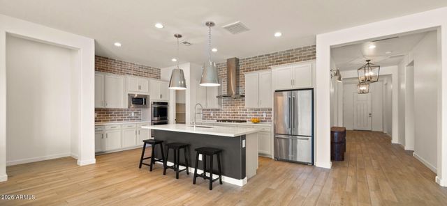 2083 S Emerson Street, Chandler, AZ 85286