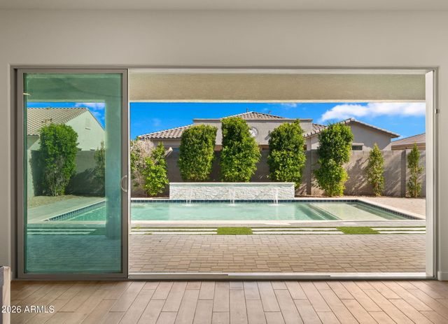 2083 S Emerson Street, Chandler, AZ 85286