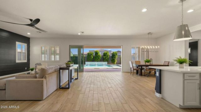 2083 S Emerson Street, Chandler, AZ 85286