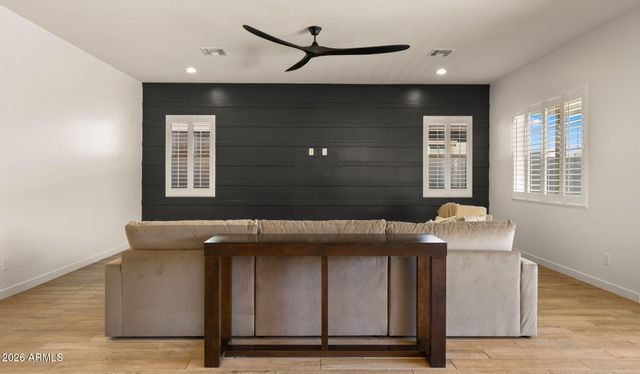 2083 S Emerson Street, Chandler, AZ 85286