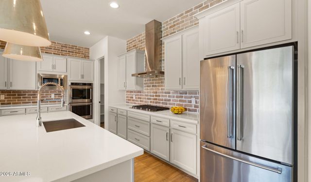 2083 S Emerson Street, Chandler, AZ 85286