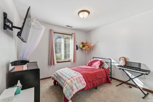 6911 Wolfsboro Lane, Fort Wayne, IN 46835