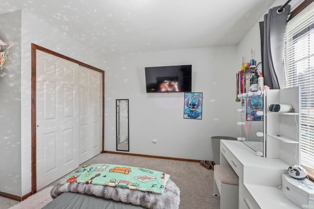 6911 Wolfsboro Lane, Fort Wayne, IN 46835