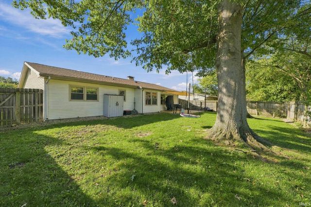 6911 Wolfsboro Lane, Fort Wayne, IN 46835