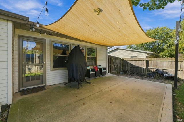 6911 Wolfsboro Lane, Fort Wayne, IN 46835