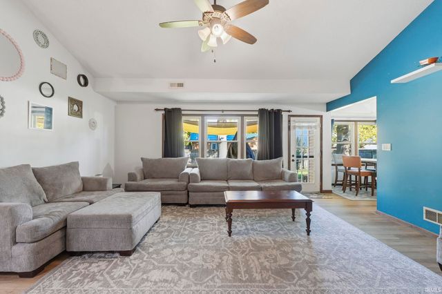 6911 Wolfsboro Lane, Fort Wayne, IN 46835