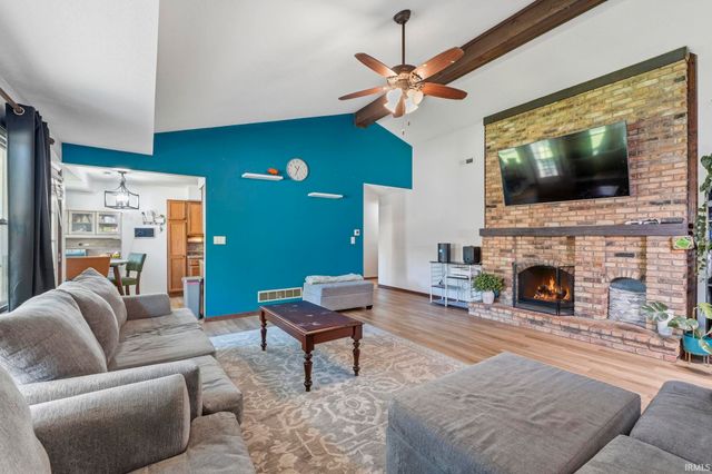 6911 Wolfsboro Lane, Fort Wayne, IN 46835