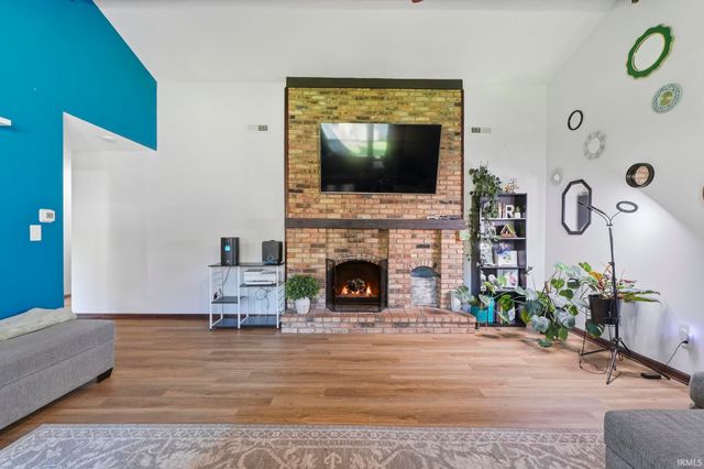 6911 Wolfsboro Lane, Fort Wayne, IN 46835