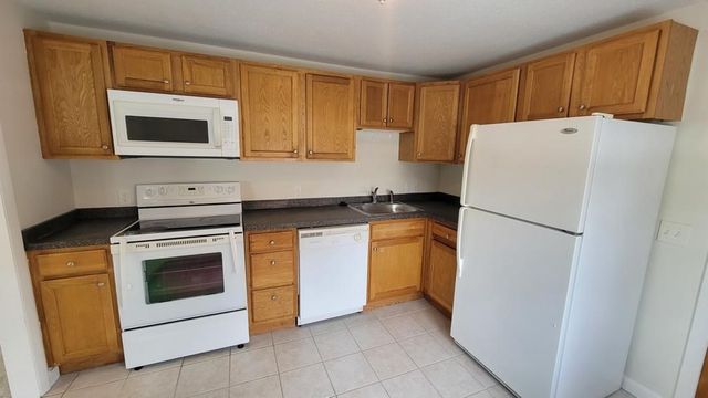 6 Whitman Rd 6, Waltham, MA 02453