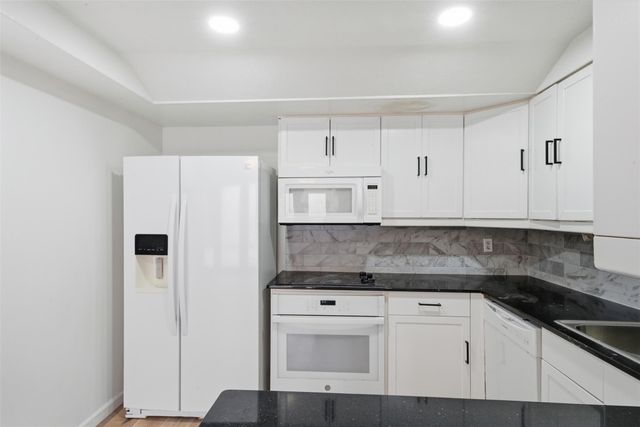 2823 Cambridge Lane, Houston, TX 77459