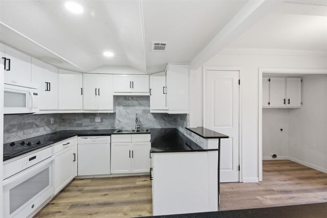 2823 Cambridge Lane, Houston, TX 77459