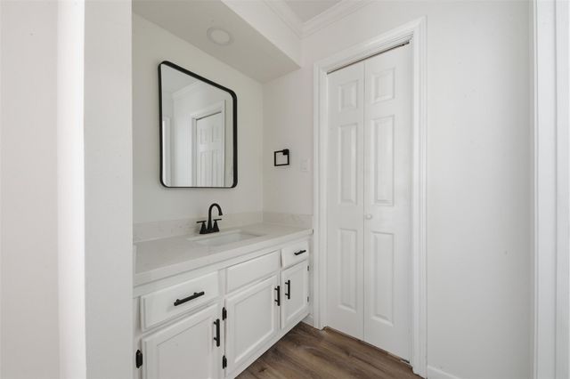 2823 Cambridge Lane, Houston, TX 77459