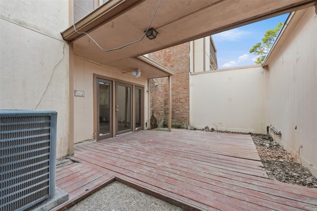 2823 Cambridge Lane, Houston, TX 77459