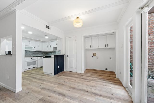 2823 Cambridge Lane, Houston, TX 77459