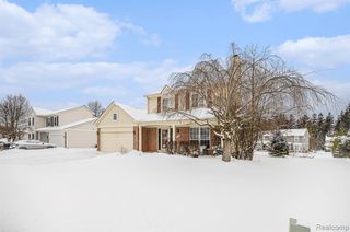 975 Oak Creek Drive, South Lyon, MI 48178