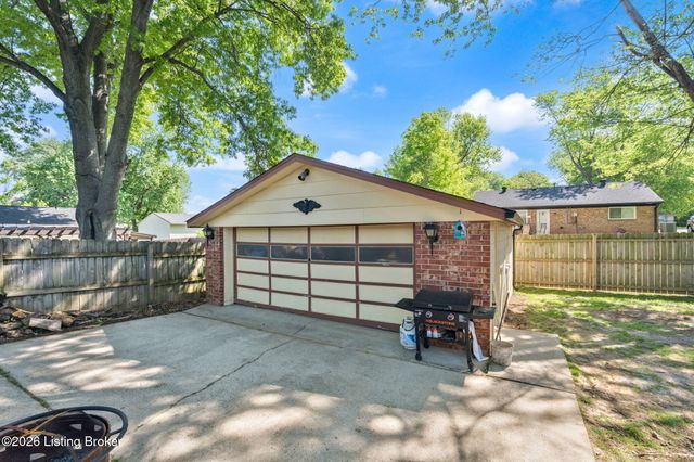 3309 Warson Ct, Jeffersontown, KY 40299