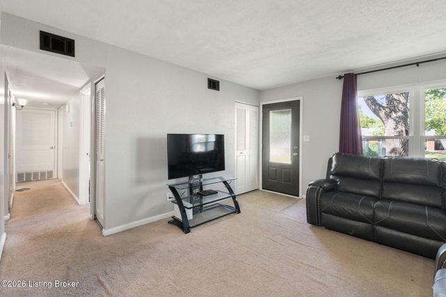 3309 Warson Ct, Jeffersontown, KY 40299